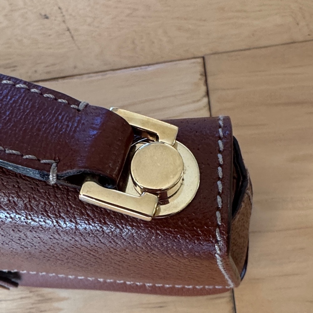 Salvatore Ferragamo Tan Leather Shoulder Bag - Picture 6 of 9